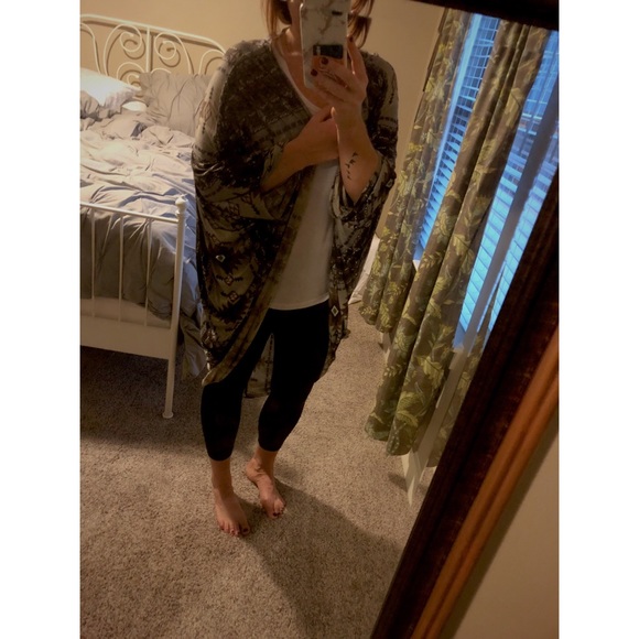 Aztec Kimono - Picture 4 of 6